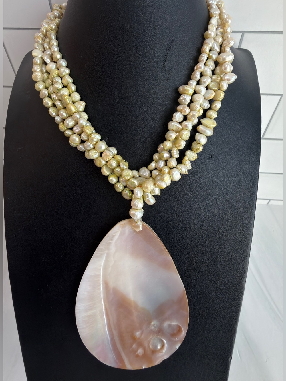 BAROQUE PEARL MULTI STRAND MOTHER OF PEARL PENDANT NECKLACE SUMMER RESORT - Picture 2 of 7